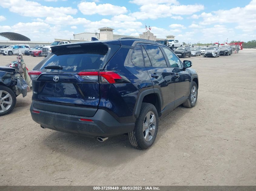 2T3W1RFV9PW272082 Toyota RAV4 XLE 4