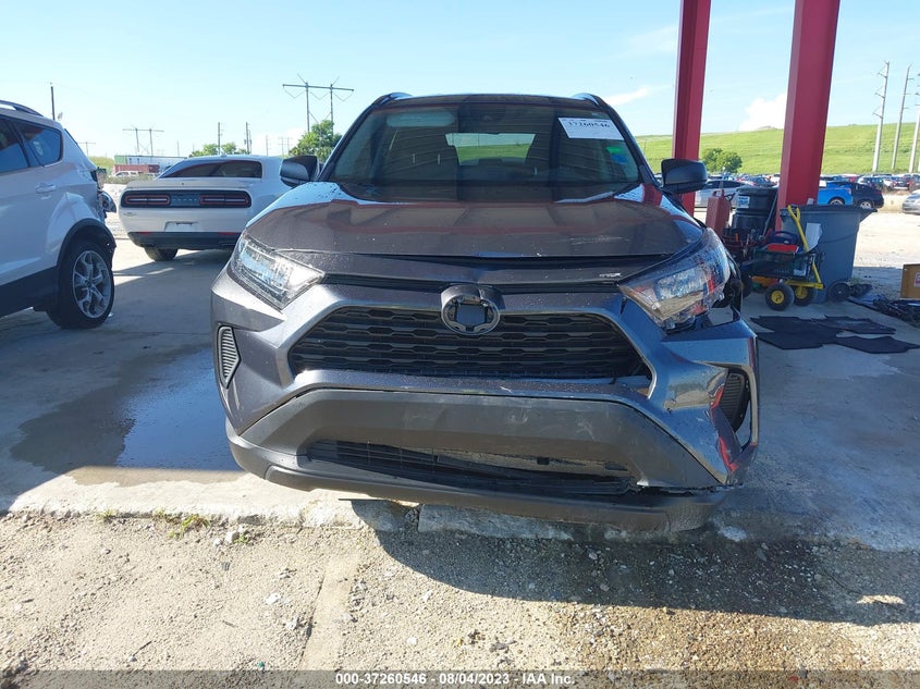 VIN 2T3H1RFV9MC092882 2021 TOYOTA RAV4 LE