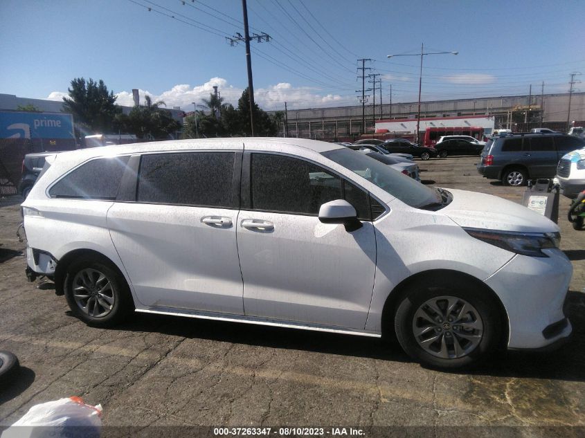2022 TOYOTA SIENNA LE - 5TDKRKEC1NS122299