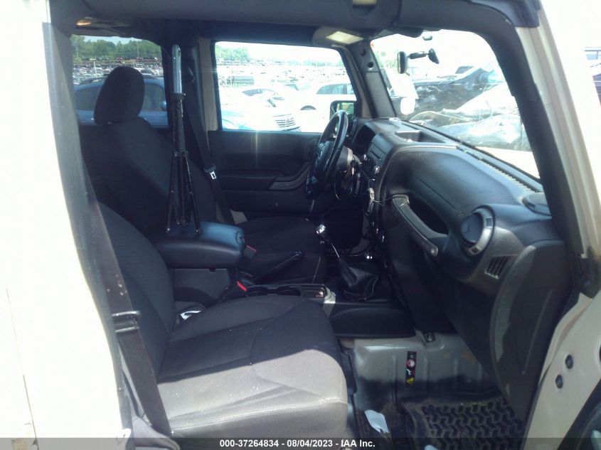 2016 JEEP WRANGLER UNLIMITED SPORT - 1C4BJWDG0GL266904
