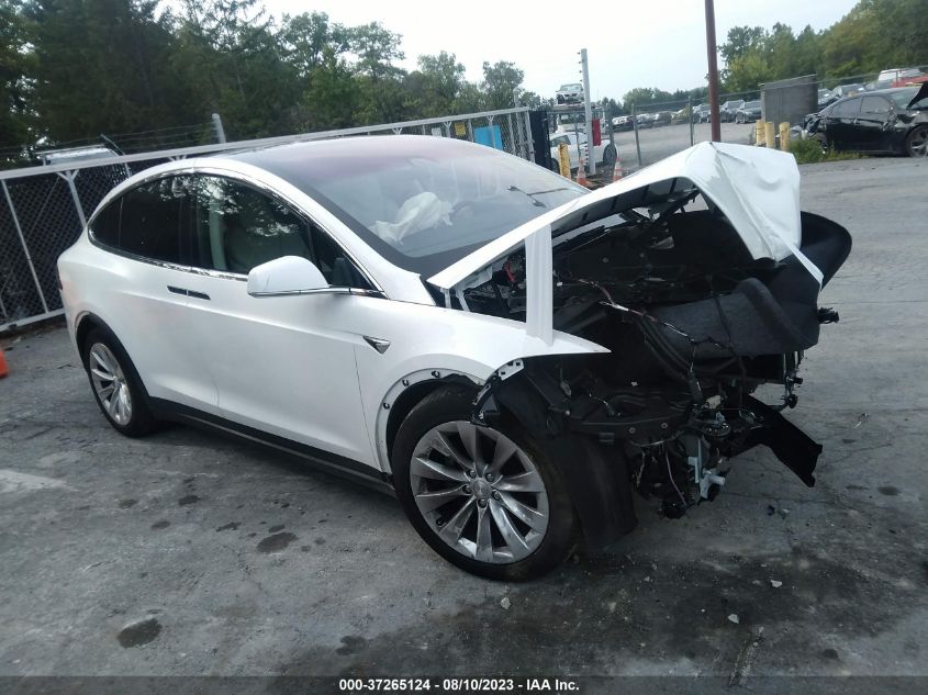 2018 TESLA MODEL X 75D/100D/P100D - 5YJXCDE28JF136001