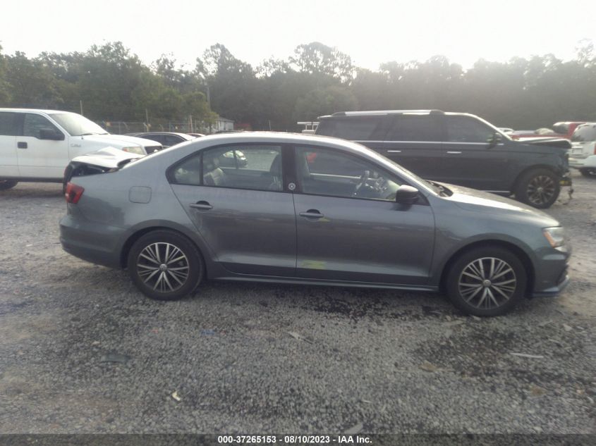 2018 VOLKSWAGEN JETTA SE/WOLFSBURG - 3VWDB7AJ4JM206879
