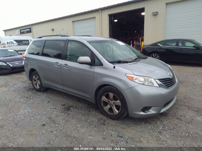 2014 TOYOTA SIENNA LE - 5TDKK3DCXES486295