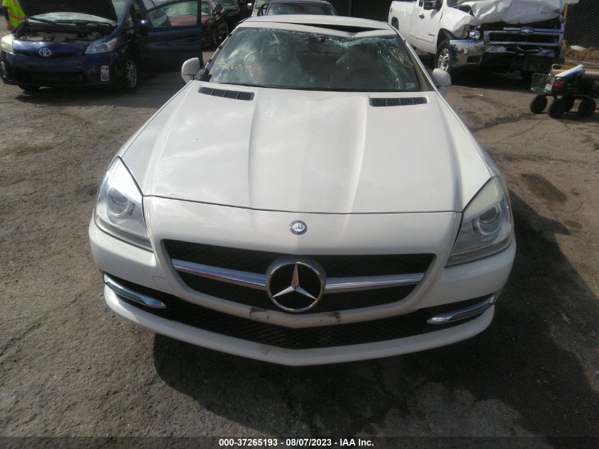 2013 MERCEDES-BENZ SLK-CLASS SLK 250 - WDDPK4HA8DF052790