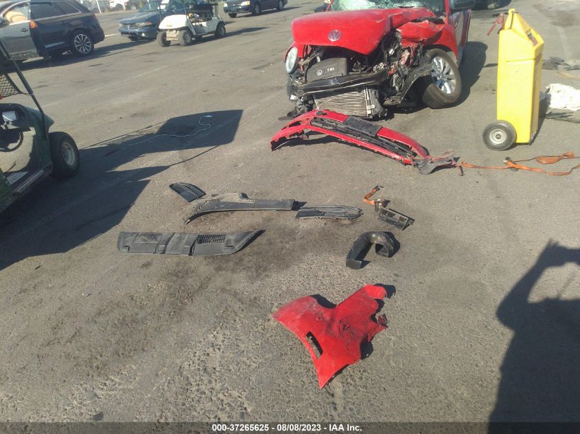 2015 VOLKSWAGEN BEETLE COUPE 1.8T FLEET EDITION - 3VWF17ATXFM648246