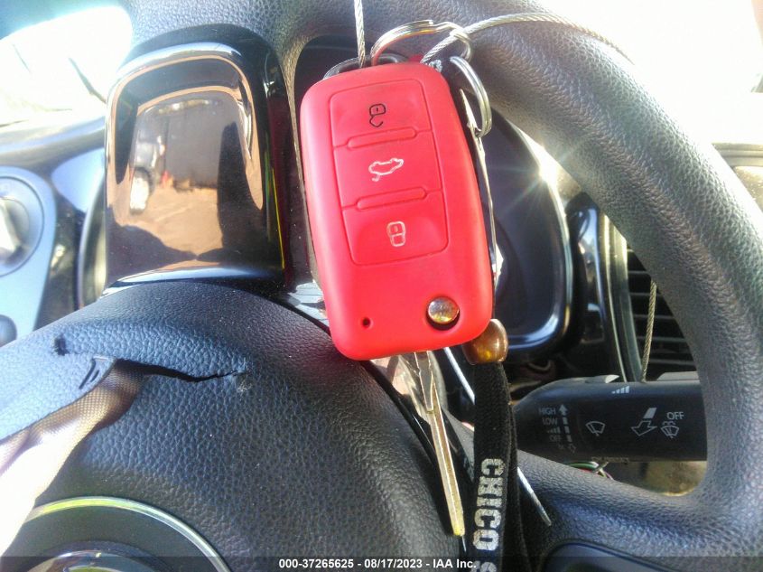 2015 VOLKSWAGEN BEETLE COUPE 1.8T FLEET EDITION - 3VWF17ATXFM648246