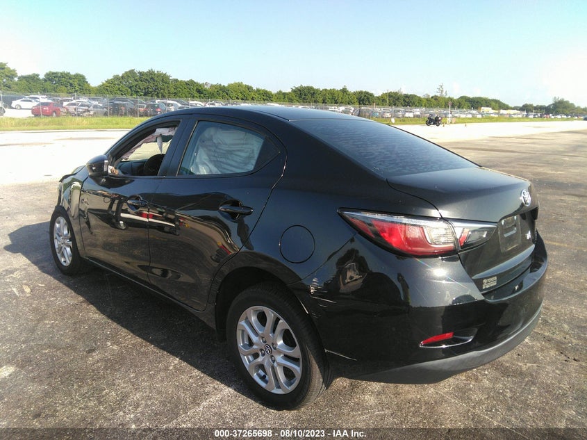 VIN 3MYDLBYV7JY328920 2018 TOYOTA YARIS IA