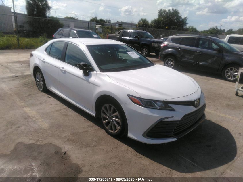 2022 TOYOTA CAMRY LE - 4T1C11AK6NU637289