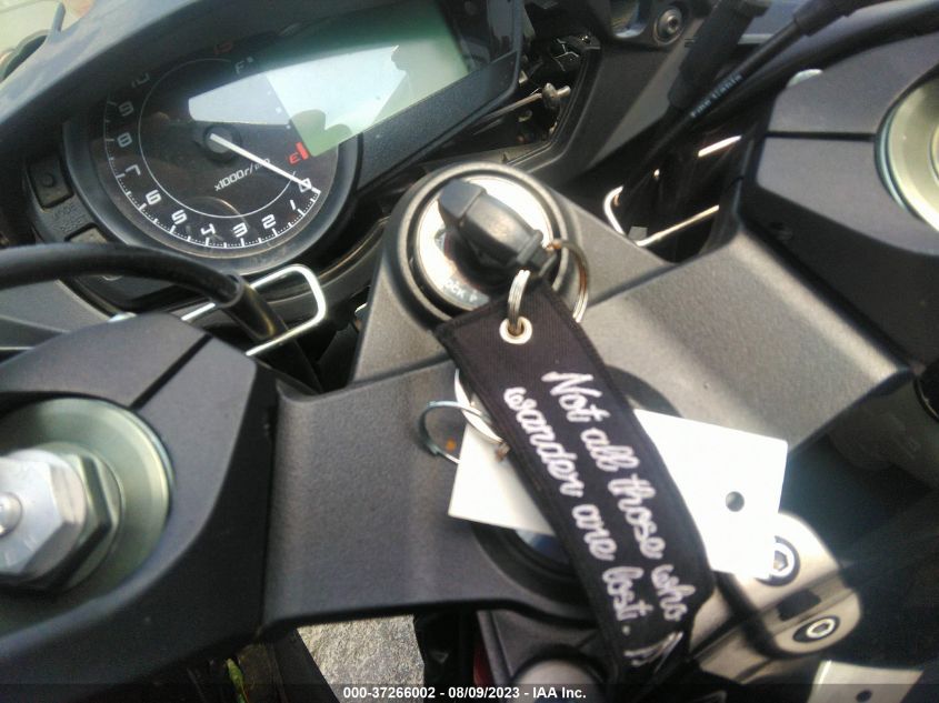 2011 KAWASAKI ZX1000 G JKAZXCG19BA000394