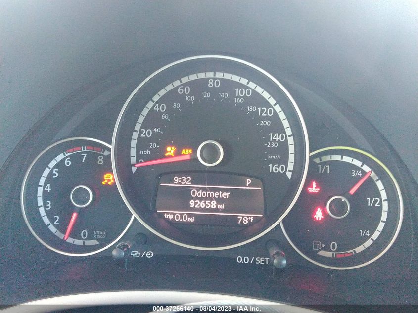 2014 VOLKSWAGEN BEETLE 3VW517AT7EM82132