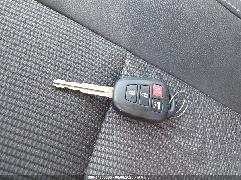 VIN 2T1BURHE1KC221908 2019 TOYOTA COROLLA SE
