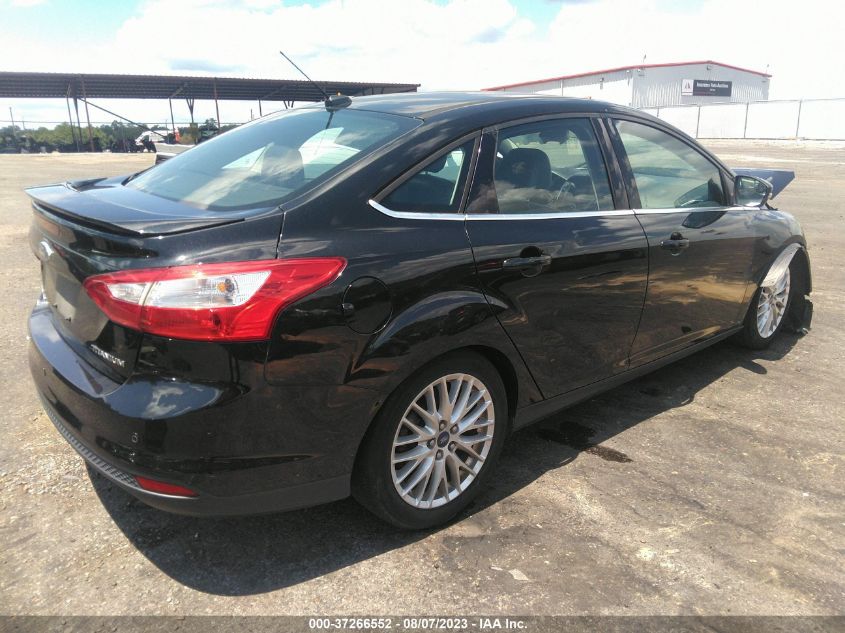 2014 FORD FOCUS TITANIUM - 1FADP3J26EL226702