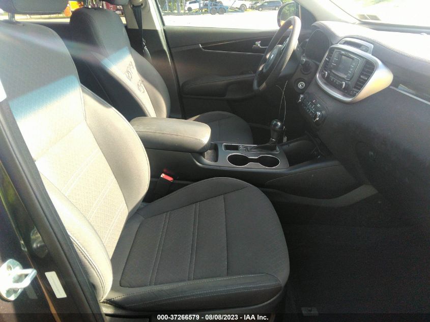 2017 KIA SORENTO LX V6 - 5XYPGDA5XHG325577