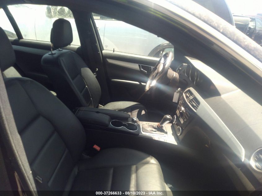 2014 MERCEDES-BENZ C-CLASS C 250 - WDDGF4HB8EA961379