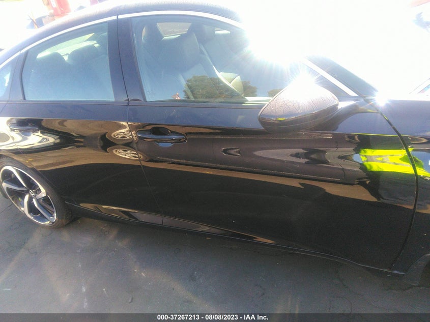 VIN 1HGCV3F29NA011915 2022 HONDA ACCORD HYBRID SPORT
