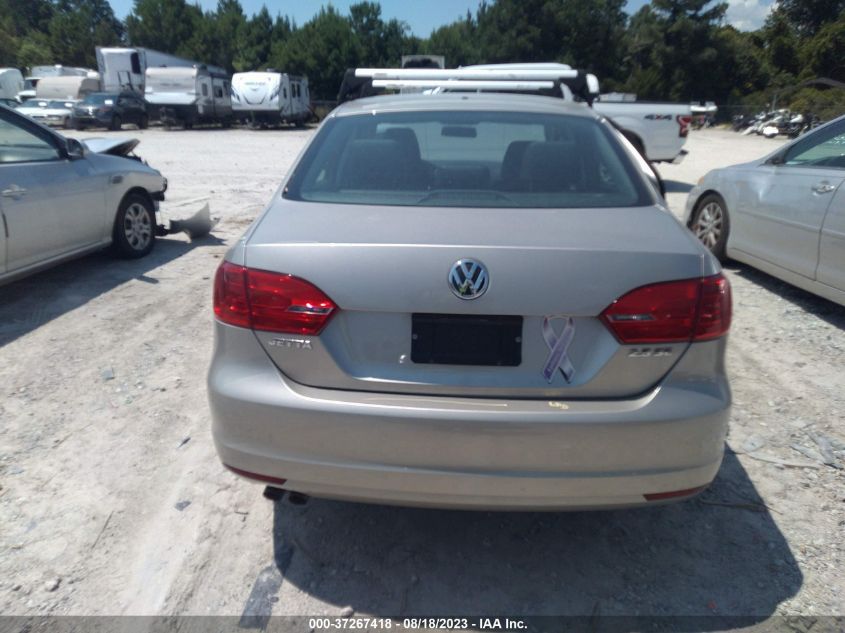 2013 VOLKSWAGEN JETTA SEDAN SE - 3VWBP7AJ8DM242040