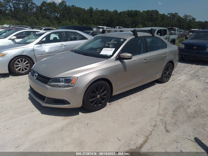 2013 VOLKSWAGEN JETTA SEDAN SE - 3VWBP7AJ8DM242040