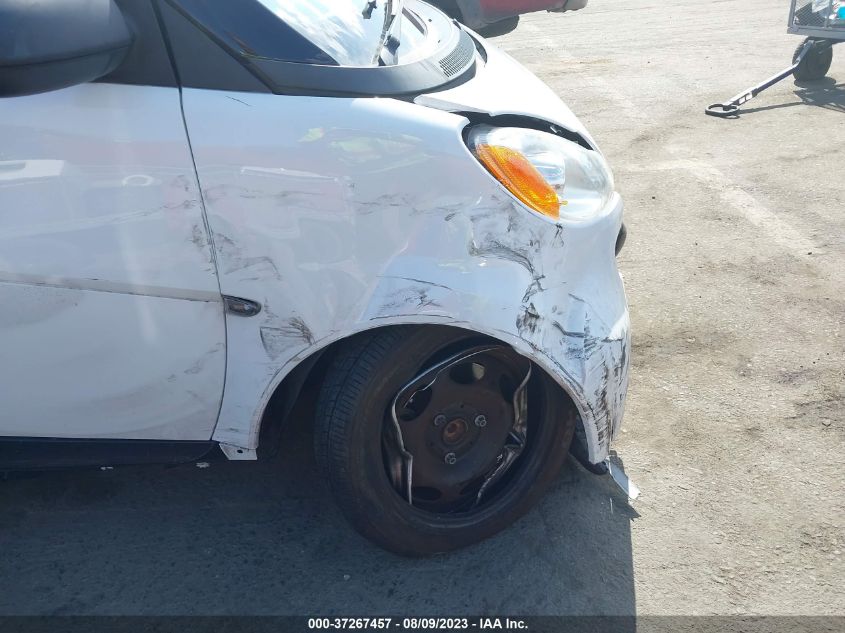2015 SMART FORTWO PASSION/PURE - WMEEJ3BA4FK810711