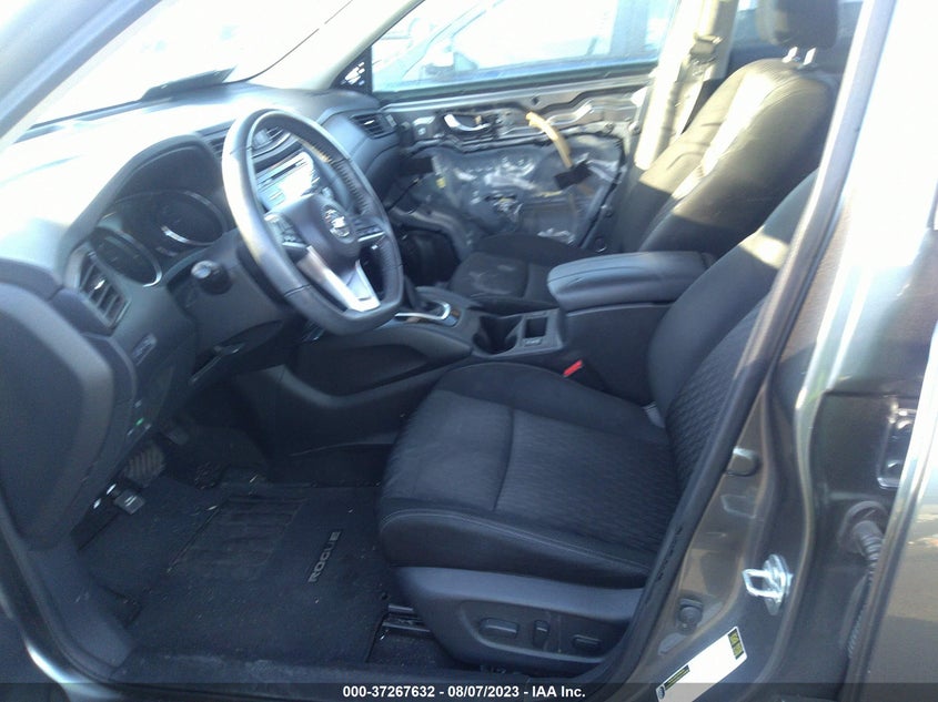 VIN KNMAT2MT3HP600042 2017 NISSAN ROGUE SV