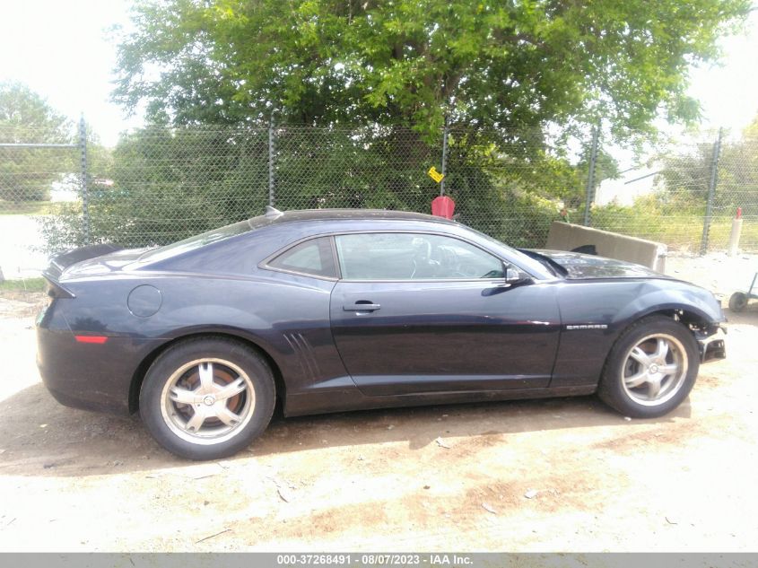 2013 CHEVROLET CAMARO LS - 2G1FE1E31D9143838