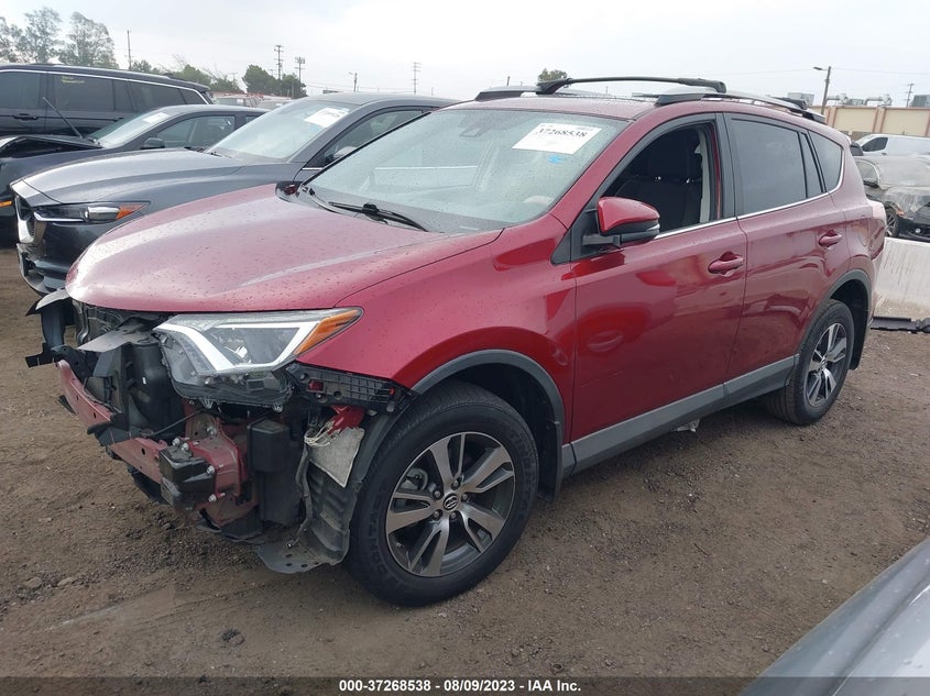 VIN 2T3WFREV0JW488705 2018 TOYOTA RAV4 XLE