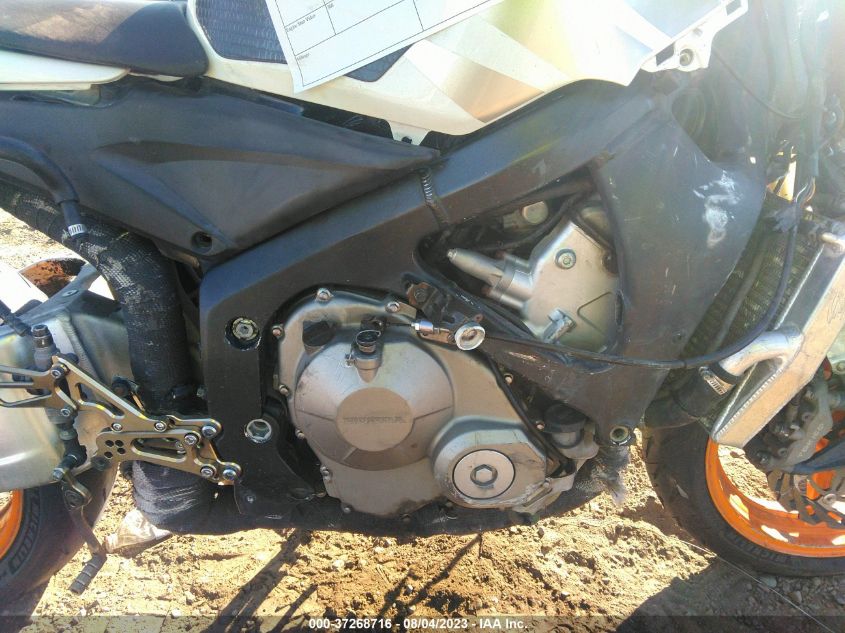 2006 HONDA CBR600 RR - JH2PC37026M307238