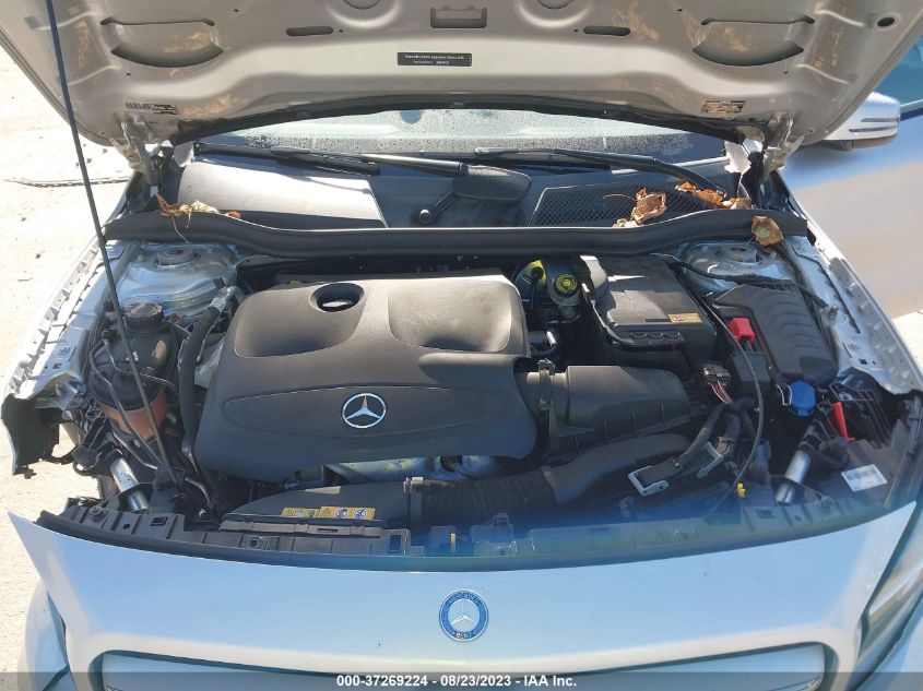 2015 MERCEDES-BENZ GLA 250 - WDCTG4GB1FJ118952