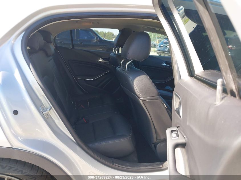 2015 MERCEDES-BENZ GLA 250 - WDCTG4GB1FJ118952