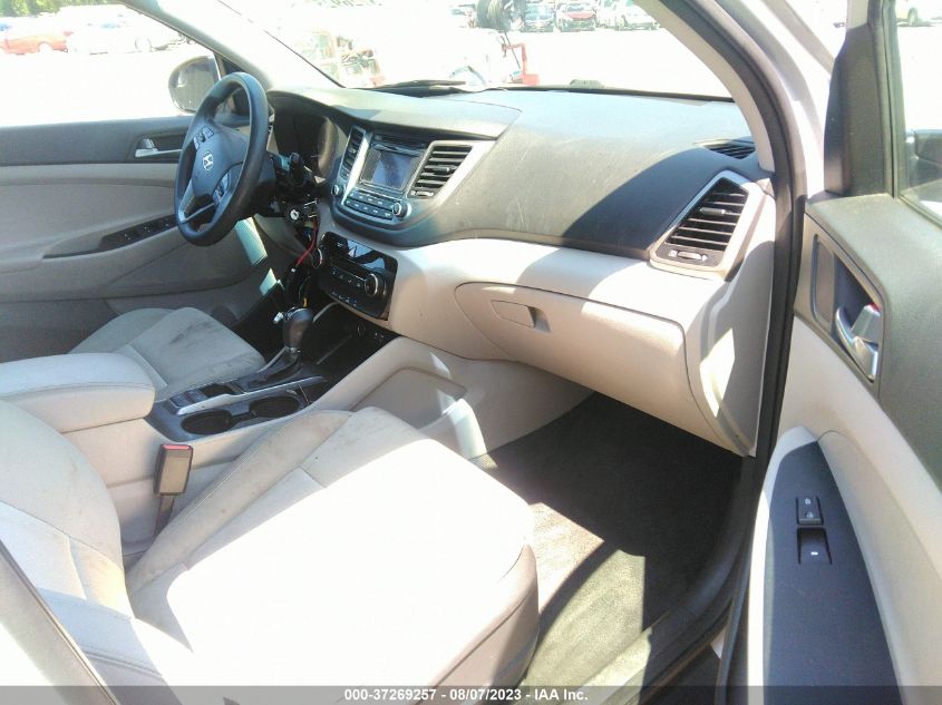 2017 HYUNDAI TUCSON SE - KM8J3CA41HU440887