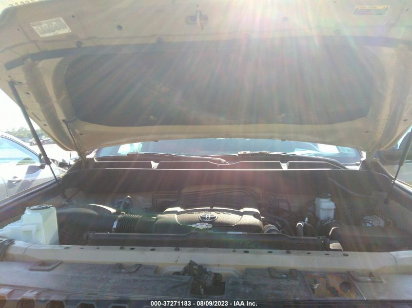 2019 TOYOTA TUNDRA 4WD SR5 - 5TFUW5F18KX819149