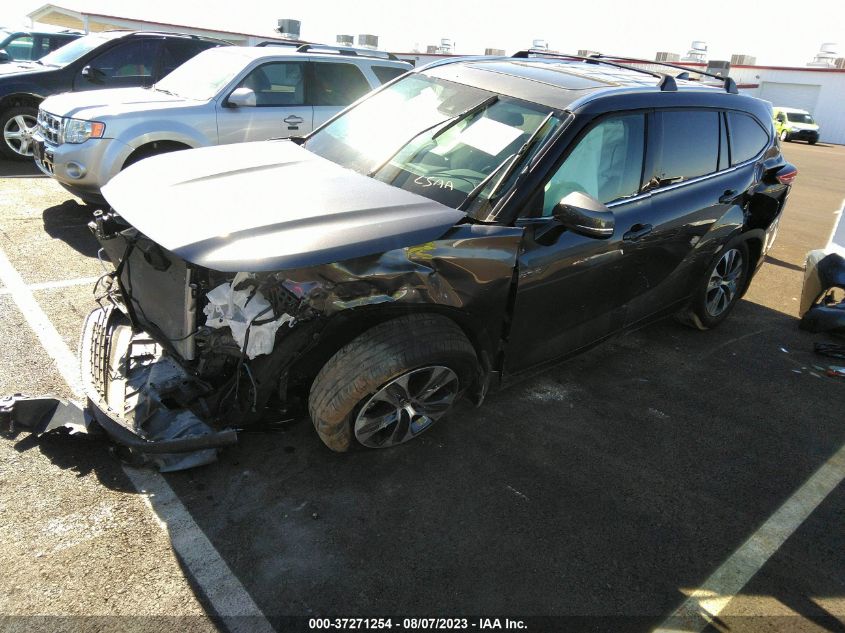 2021 TOYOTA HIGHLANDER XLE - 5TDHZRAHXMS061165