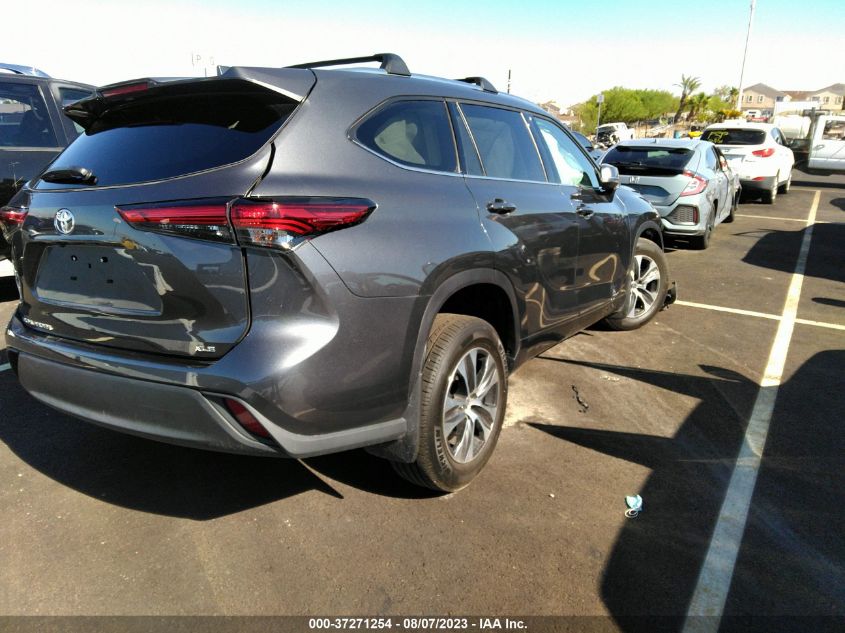 2021 TOYOTA HIGHLANDER XLE - 5TDHZRAHXMS061165