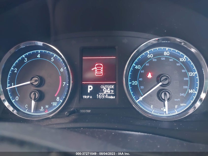VIN 2T1BURHE6JC036686 2018 TOYOTA COROLLA LE