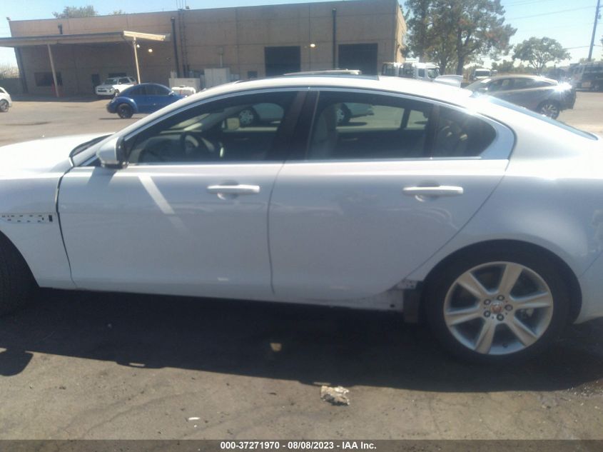 2017 JAGUAR XE 25T PRESTIGE - SAJAE4BG5HA957772