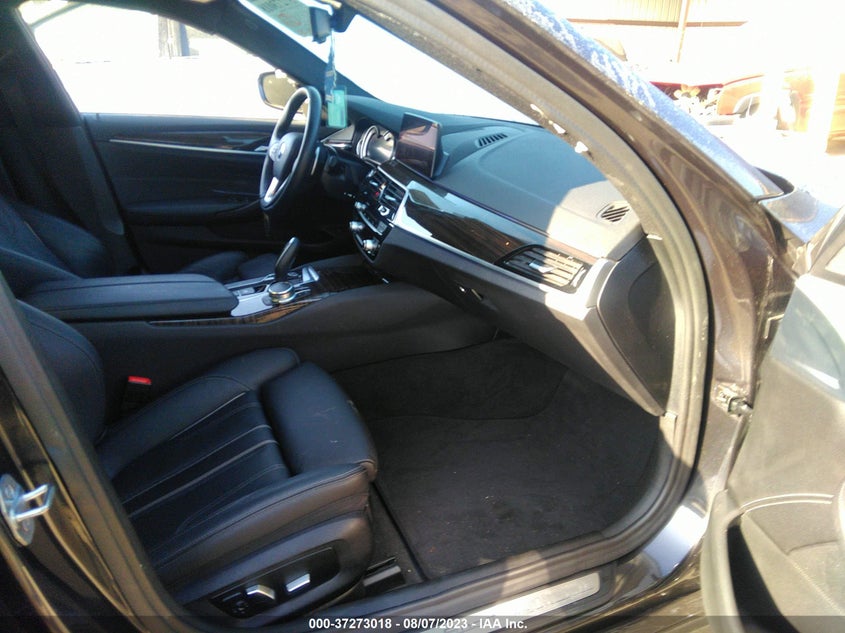 VIN WBAJA5C52KWW14180 2019 BMW 5 SERIES 530I