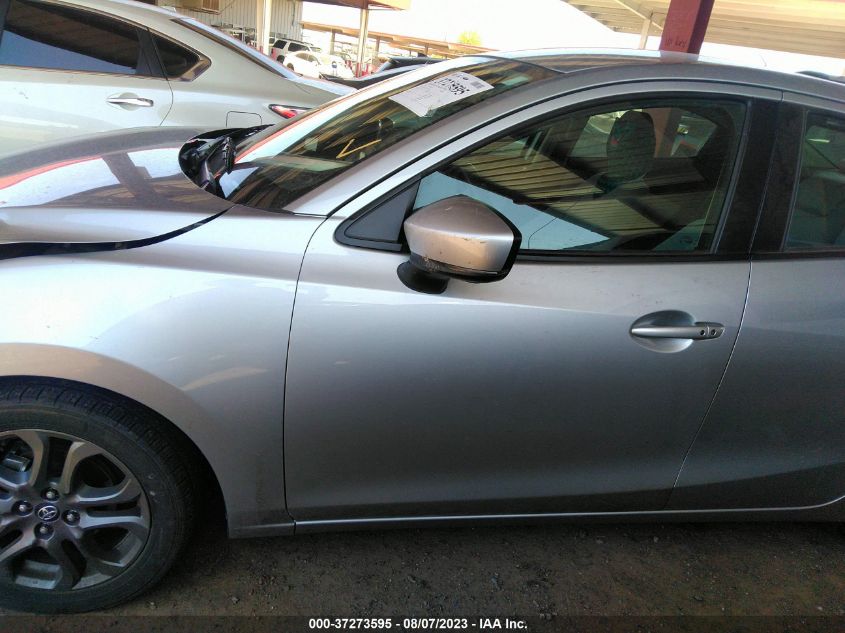2019 TOYOTA YARIS SEDAN L/LE/XLE 3MYDLBYVXKY522116