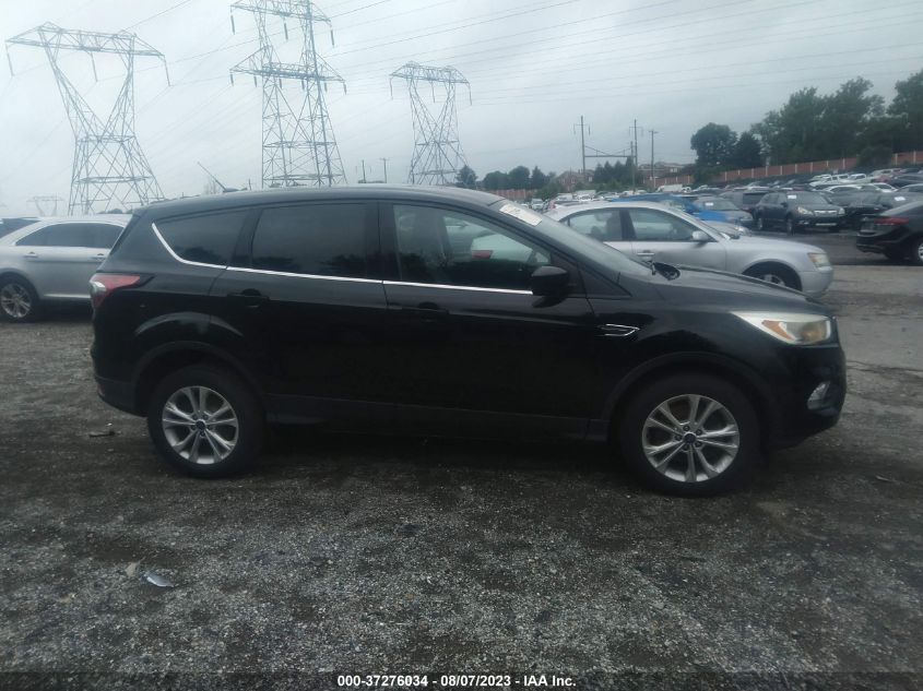 2017 FORD ESCAPE SE - 1FMCU9GD4HUD33672