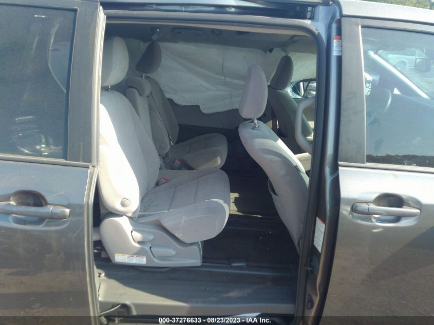 2018 TOYOTA SIENNA LE - 5TDKZ3DC8JS901989