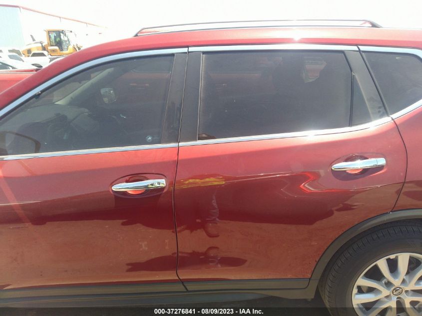 2019 NISSAN ROGUE SV - 5N1AT2MT7KC746082