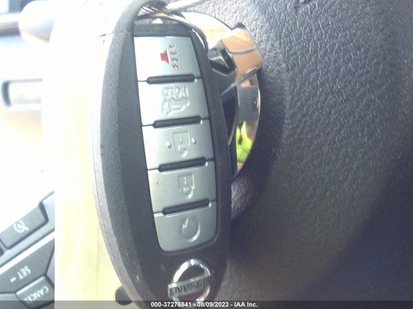 2019 NISSAN ROGUE SV - 5N1AT2MT7KC746082