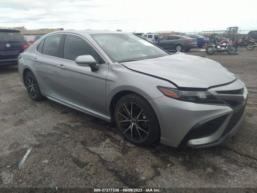 2022 TOYOTA CAMRY SE/SE NIGHT SHADE - 4T1G11AK1NU067834