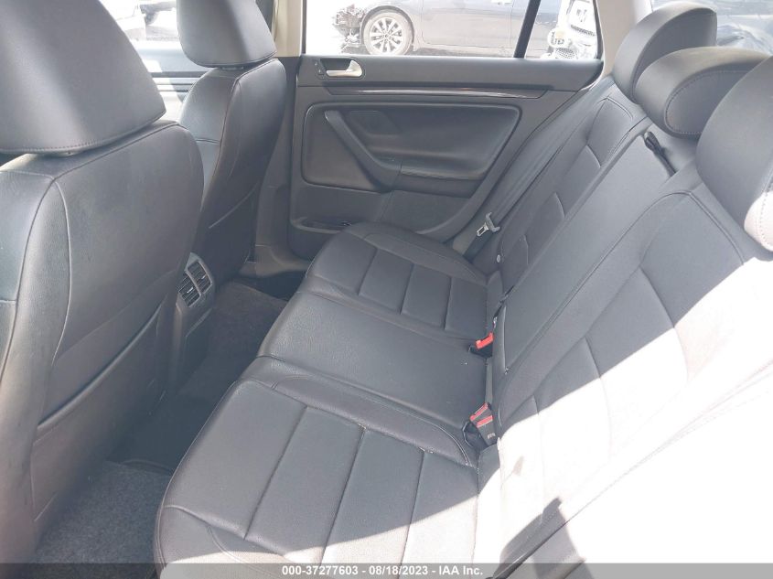 2013 VOLKSWAGEN JETTA SPORTWAGEN TDI - 3VWPL7AJ0DM688121