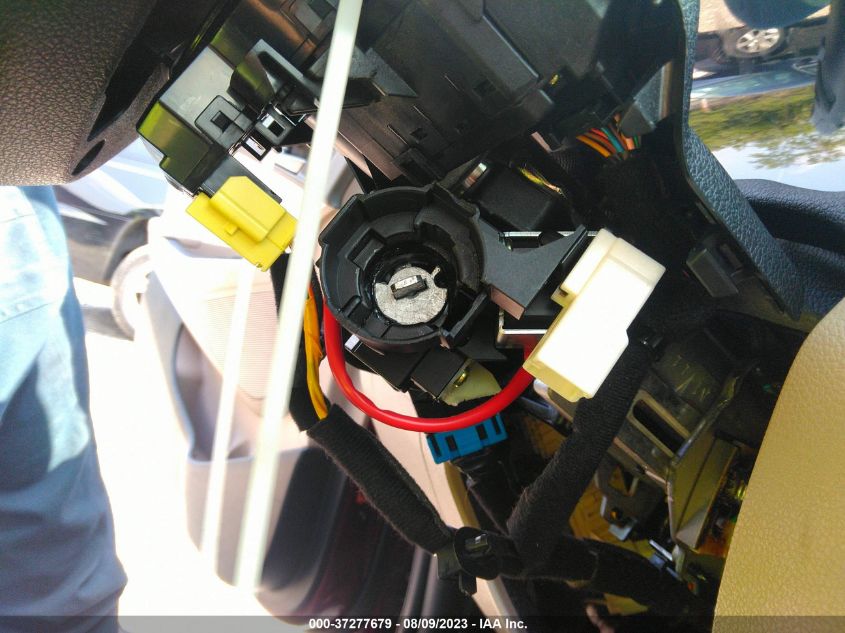 2016 HYUNDAI TUCSON LIMITED/SPORT AND ECO/SE - KM8J33A42GU227333