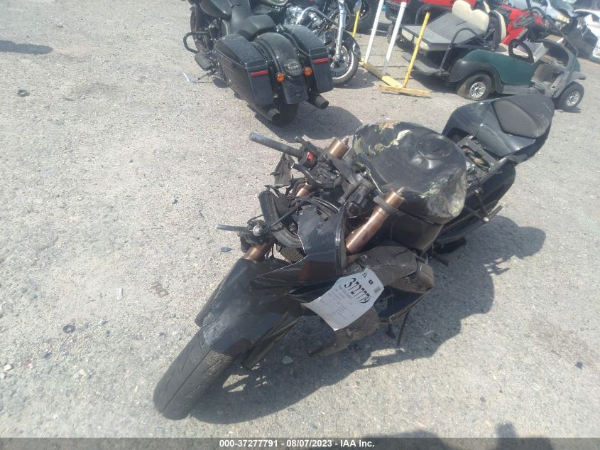 2009 KAWASAKI ZX1000 E - JKAZXCE109A022197