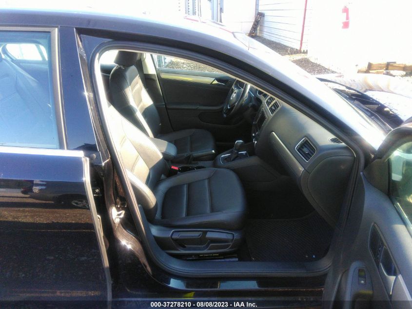 2018 VOLKSWAGEN JETTA SE/WOLFSBURG - 3VWDB7AJ8JM211423