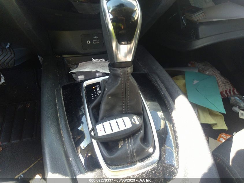 2019 NISSAN ROGUE SV - 5N1AT2MT3KC707957