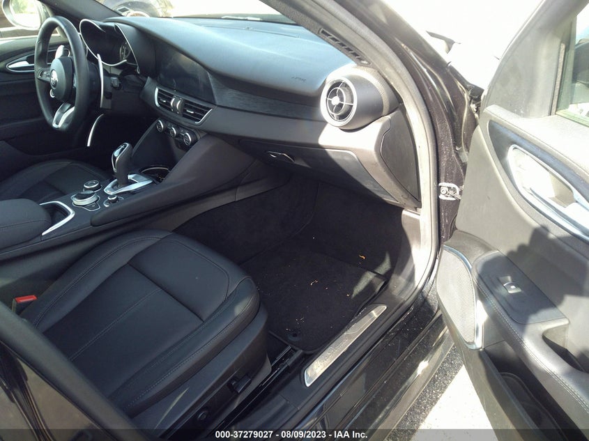 VIN ZARFAMANXP7671482 2023 ALFA ROMEO GIULIA