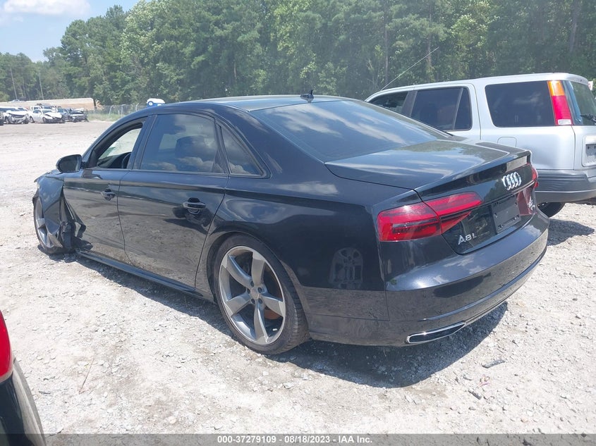 VIN WAU44AFD8JN000562 2018 AUDI A8 L