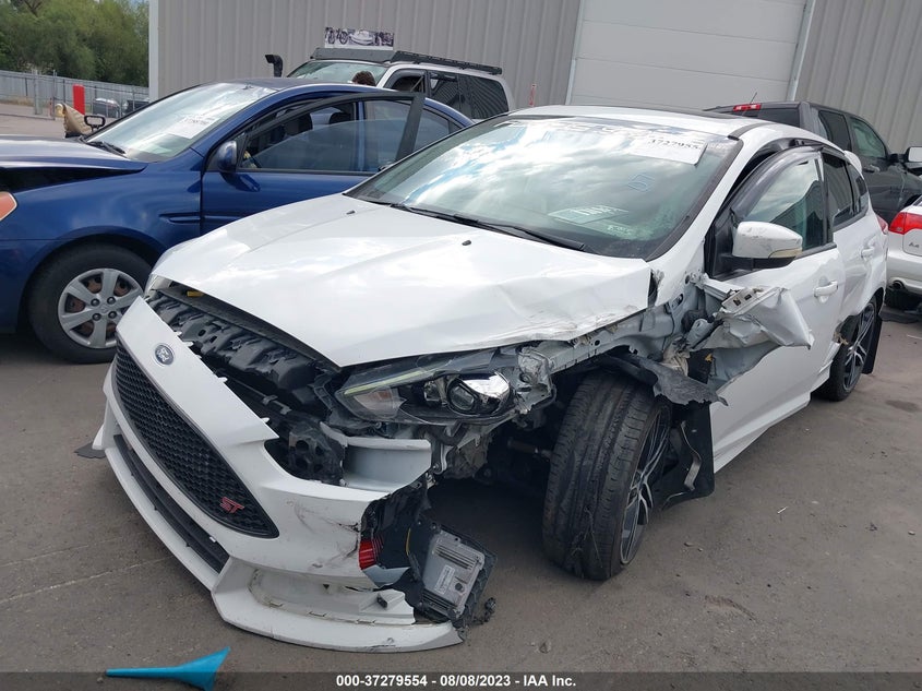 VIN 1FADP3L92JL230511 2018 FORD FOCUS ST