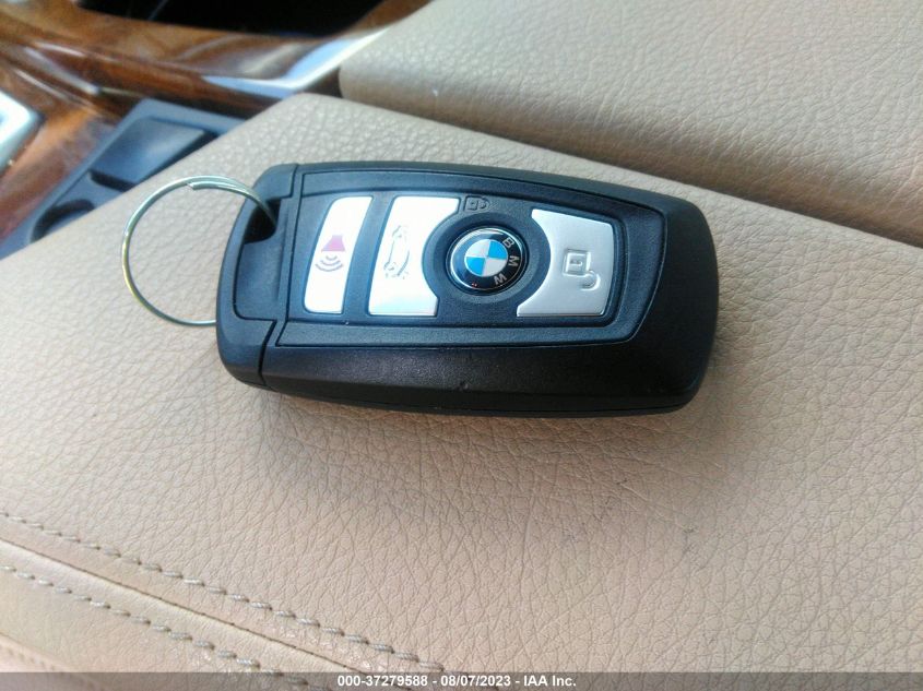 2013 BMW 5 SERIES 528I XDRIVE - WBAXH5C5XDD113767